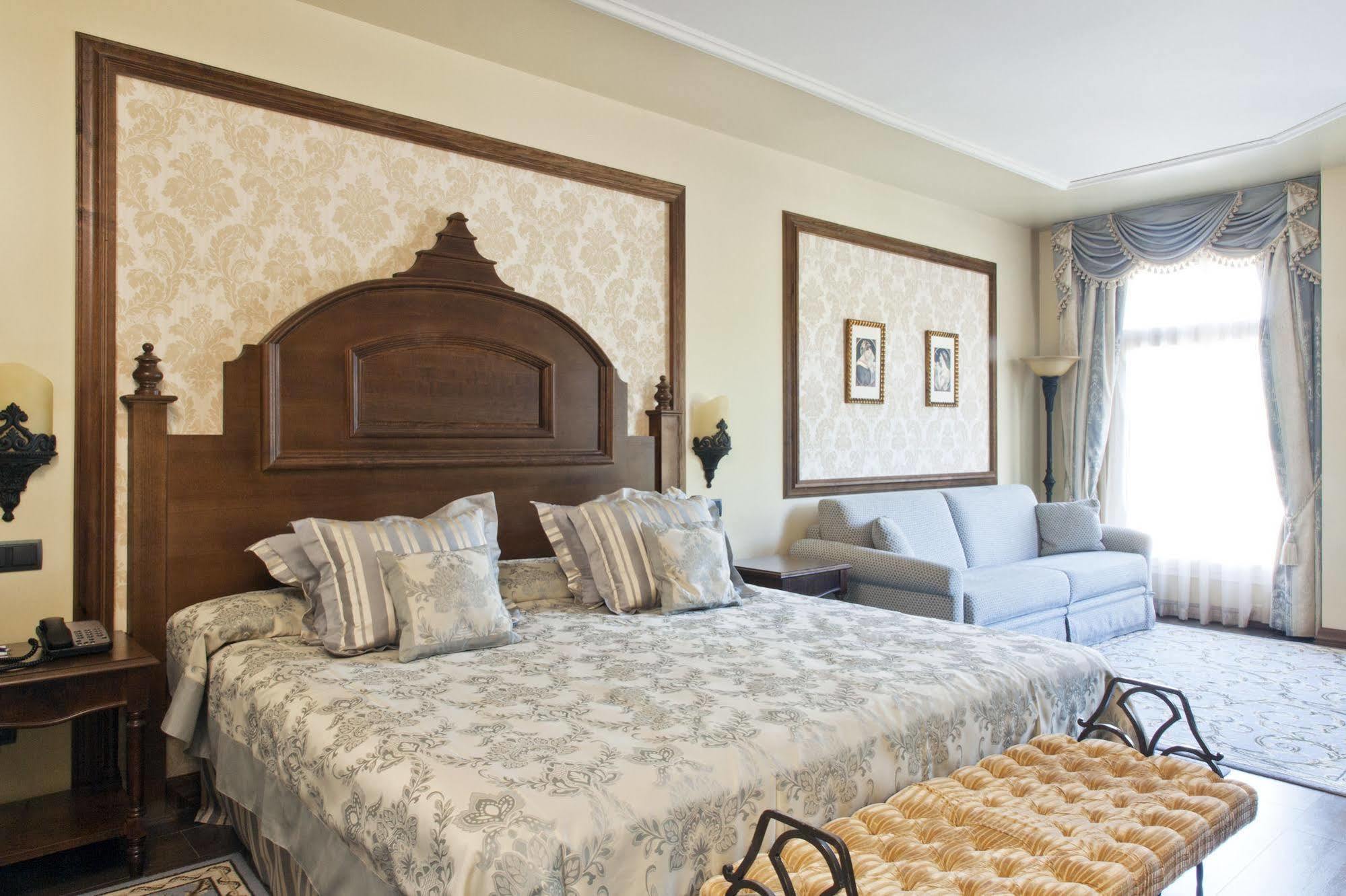 Portaventura Hotel Lucy'S Mansion - Includes Unlimited Access & Express Wristband To Portaventura Park & Ferrari Land Salou Bagian luar foto